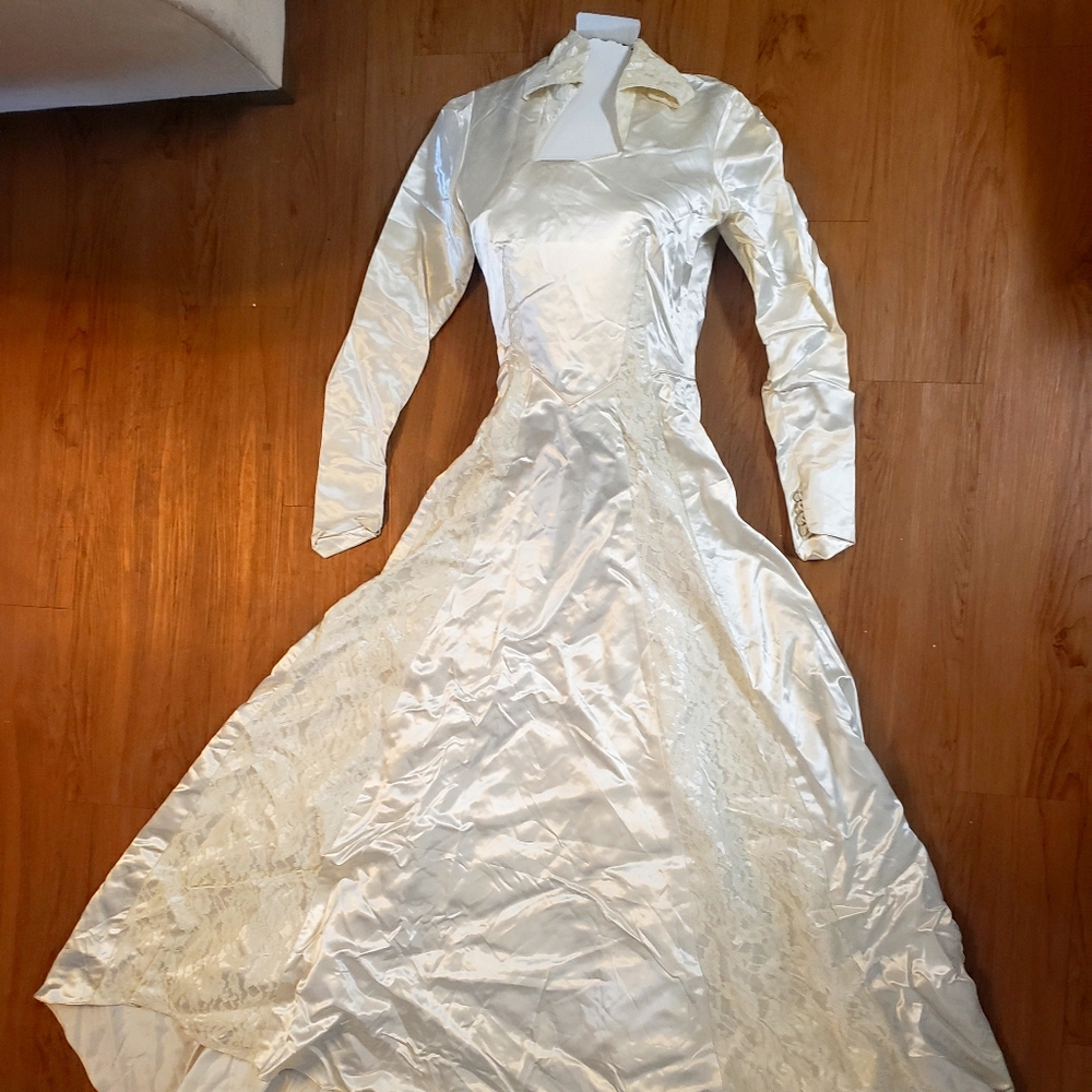 Vintage 1940's wedding dress